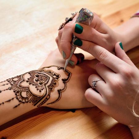 Veena Nagda Mehndi Artist - Reviews, Photos and Phone