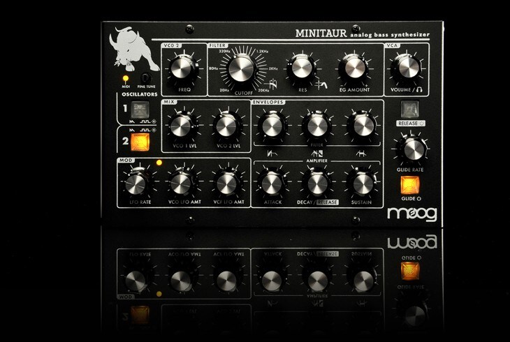MOOG MiniTaur Rev.2.0 (Monophonic Analog Desktop Synthesizer 