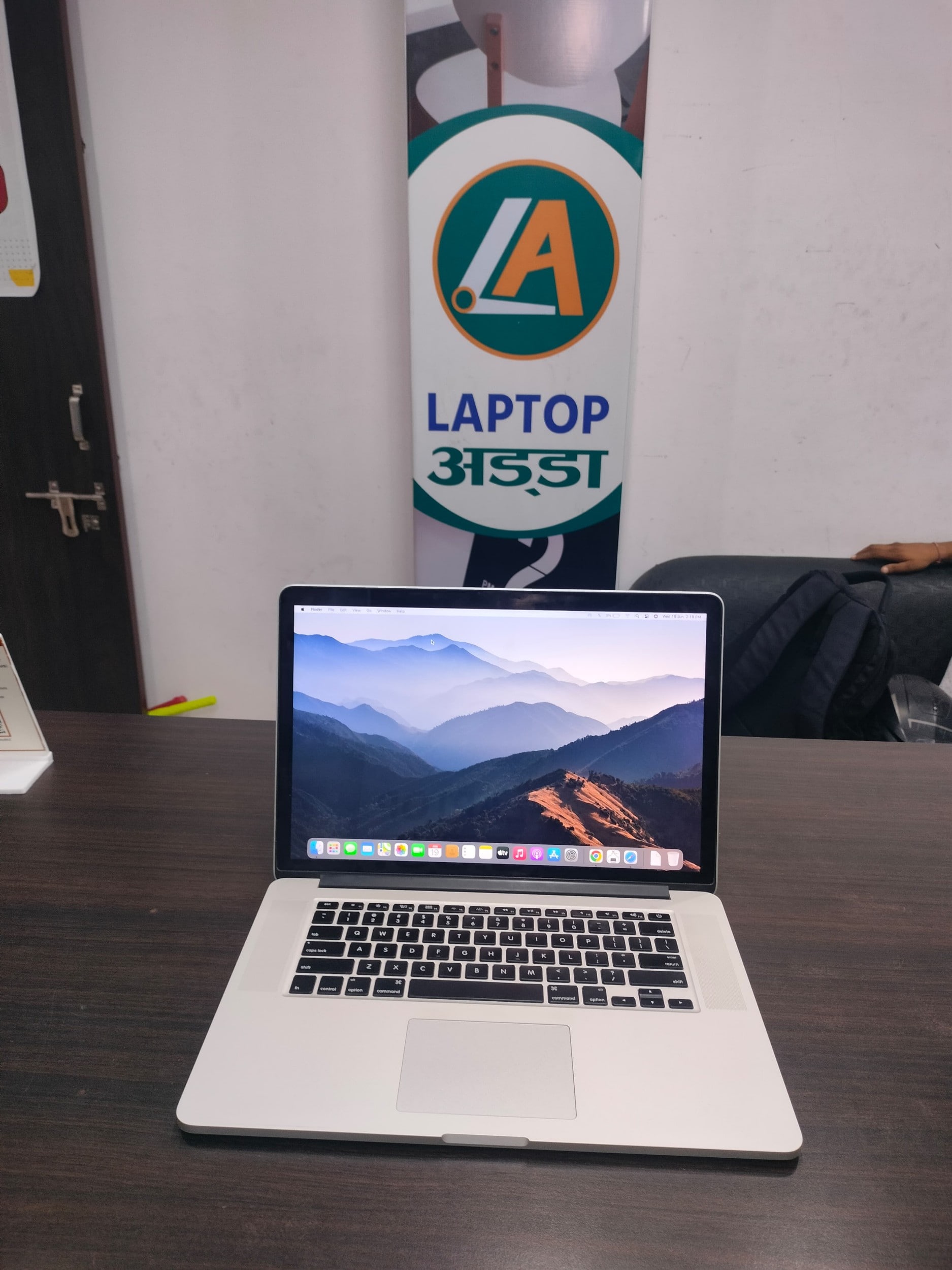 MacBook Air 13inch 2011 sold i5 4gb ram 256ssd